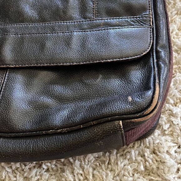 Black Rivet Leather Cross Body Messenger Laptop Bag Distressed Adjustable Strap - Picture 2 of 16